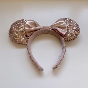 Rose gold Minnie Mouse ears